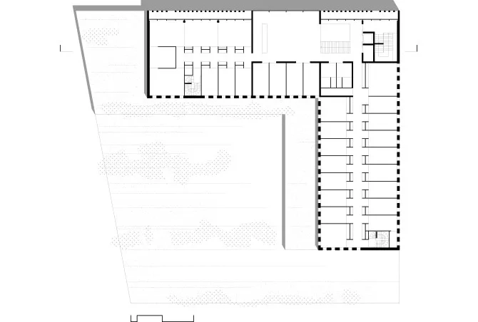 Plan de R+1: 1. Hall d’accueil 2. Bureaux 3. Salle de formation 4. Sanitaires 5. Local technique