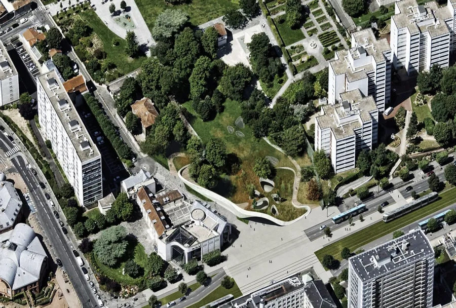 Végétalisée en toiture, la gare de Vitry prolonge le parc. Végétalisée en toiture, la gare de Vitry prolonge le parc.