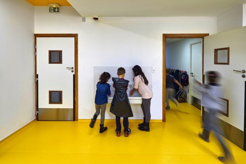 Vue sur une salle d’activités.