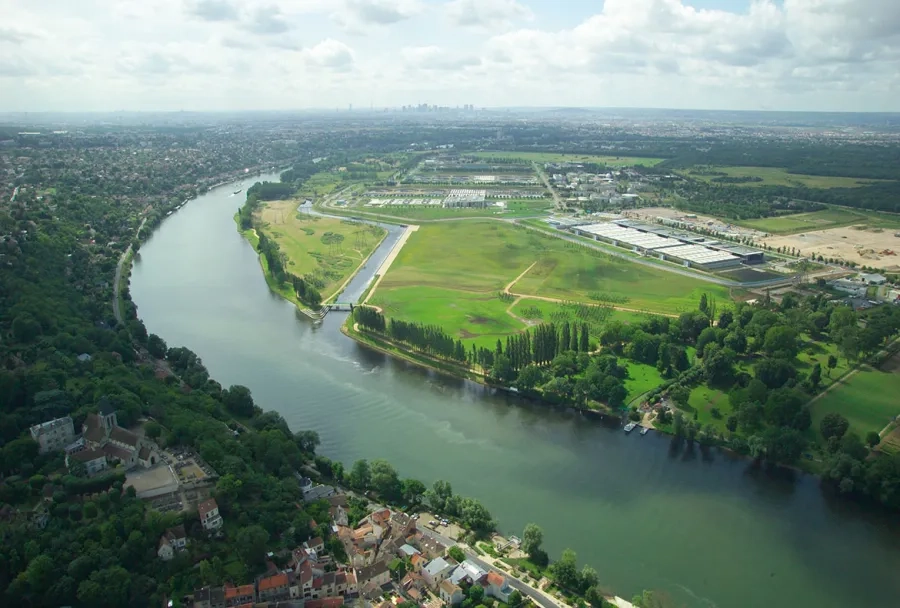 ... de la plaine d’Achères, dans une boucle de la Seine.