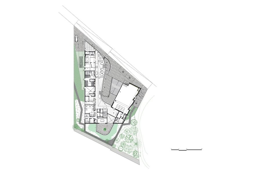 Plan de rez-de-chaussée haut 1. Épicerie 2. Restaurant coréen 3. Salle polyvalente 4.Accueil 5. Pôle d’administration 6 Patio coréen rez-de-chaussée bas