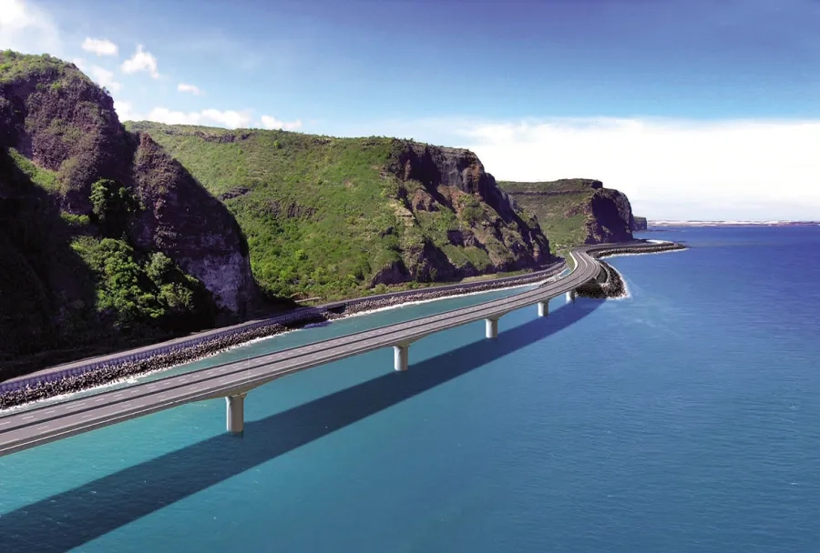 Long de 5,4 km, le viaduc forme des travées de 120 m et repose sur 48 piles en mer. Long de 5,4 km, le viaduc forme des travées de 120 m et repose sur 48 piles en mer.