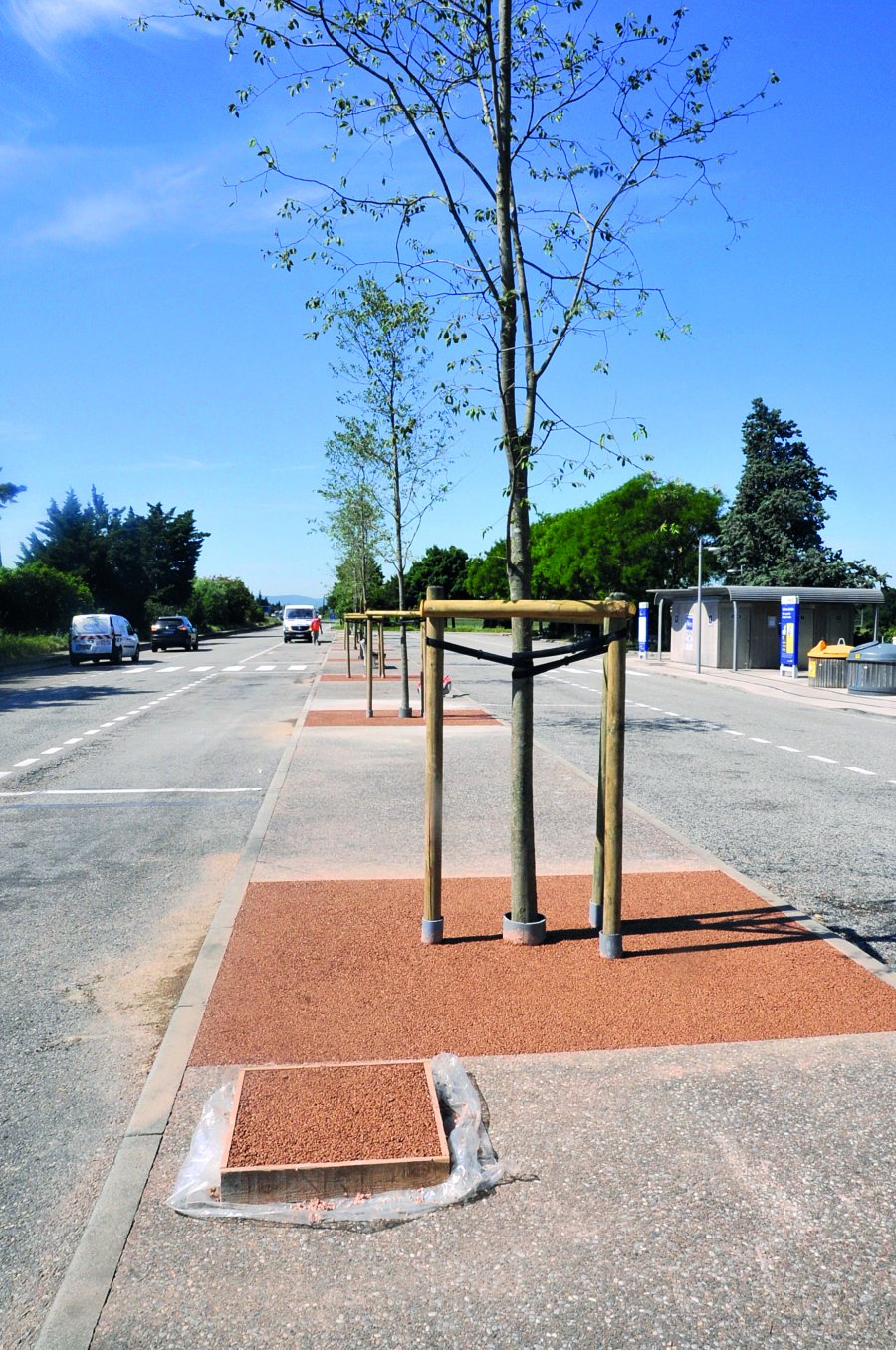 Un réaménagement réussi. Le béton drainant participe tout à la fois à la rénovation de l’aire d’autoroute,  à l’amélioration du confort des usagers et à un meilleur respect de l’environnement. 