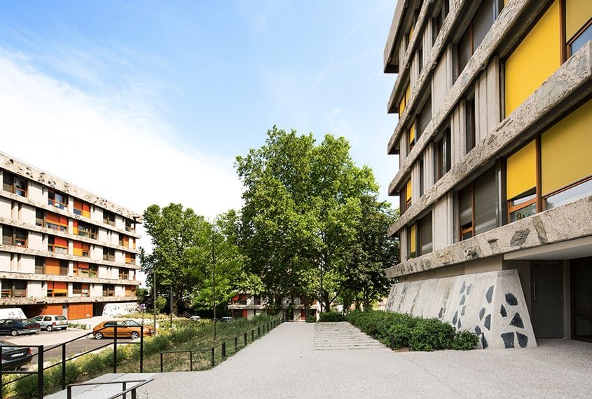 La cité des Bleuets est conçue par Paul Bossard pour créer un ensemble où paysage et architecture se complètent et interfèrent.