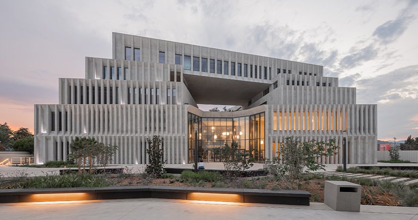 Façade ouest – entrée principale du campus Georges Méliès.